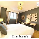 L'eden - Centre Historique - 2ch - Ascenseur - Spacieux 75m2 - 6 Pers - Parking Public En Face Apartamento Arras