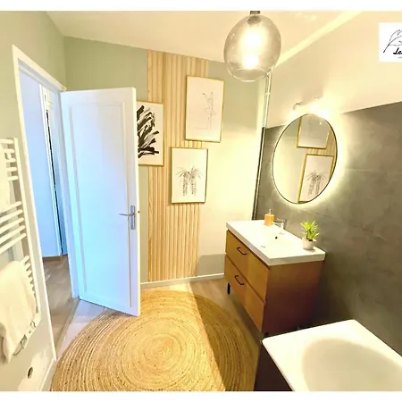 Daire L'eden - Centre Historique - 2ch - Ascenseur - Spacieux 75m2 - 6 Pers - Parking Public En Face